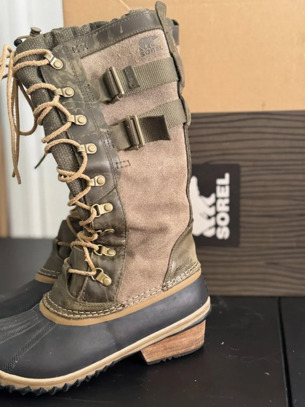 Sorel Conquest Carly II Waterproof Winter Snow Boots Women's Size 9